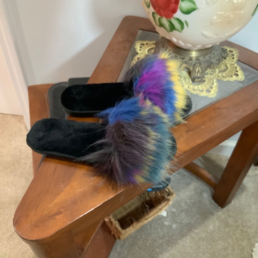 Multicolor Faux Fur Open Toe Slippers Size 42/43 New - Picture 3 of 6